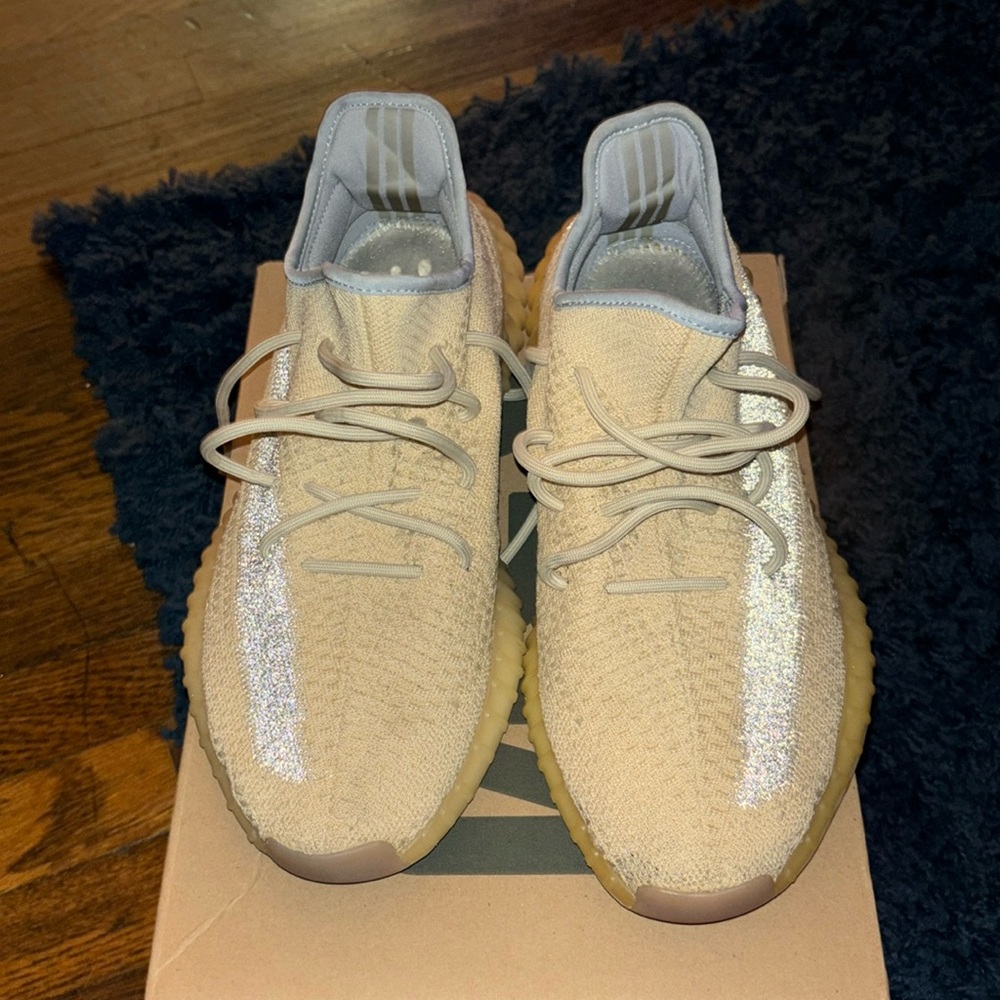 Used pair of Yeezy 350 Linen.. Size 11